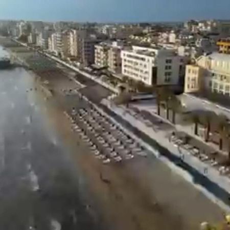 Sandy Blue Sea Durres Luaran gambar