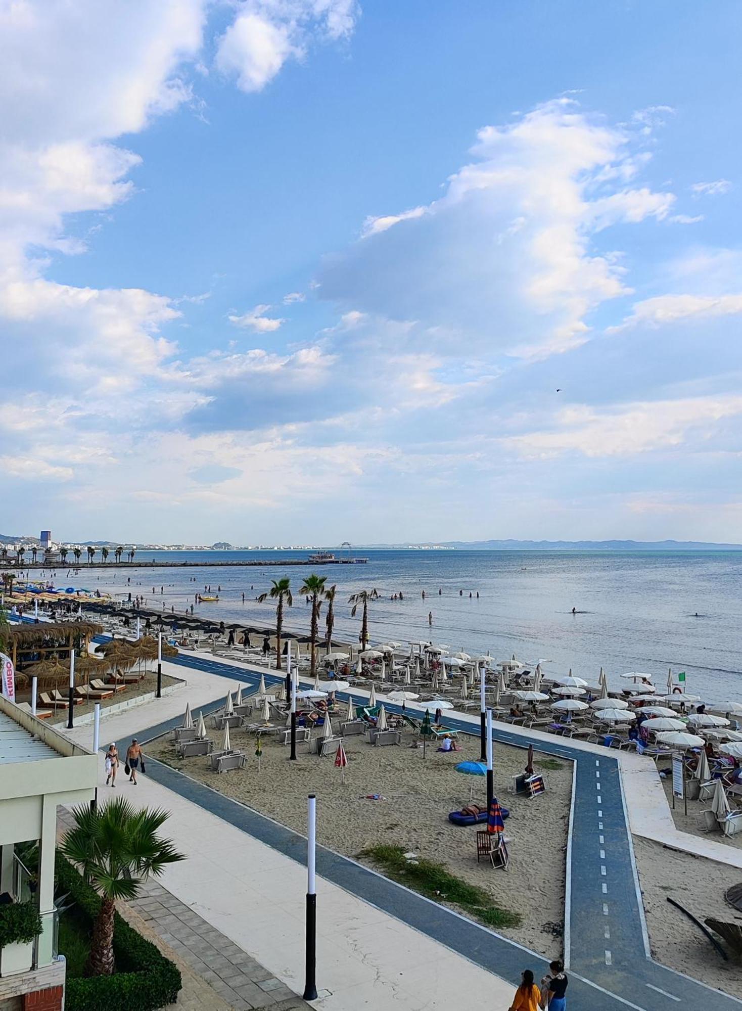 Sandy Blue Sea Durres Luaran gambar